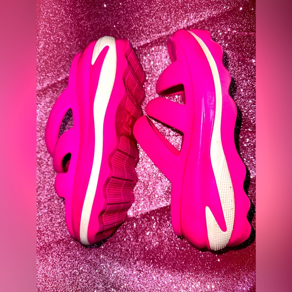 Crocs Mega Crush Triple Strap pink white, women’s size 7